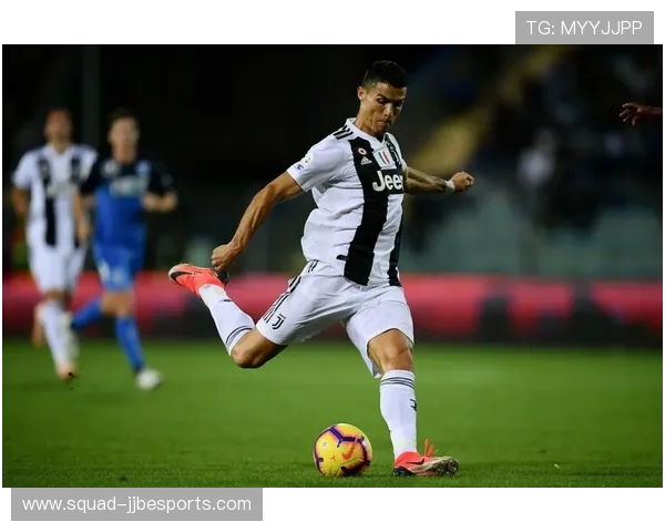 足球球星男友力爆表 这些女性名人的爱情故事大揭秘